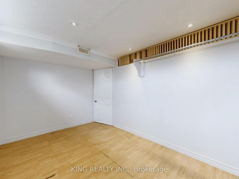 Photo 21 at 62 KANARICK CRES Crescent E, Jane Heights, Toronto