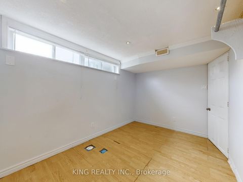 Photo 22 at 62 KANARICK CRES Crescent E, Jane Heights, Toronto