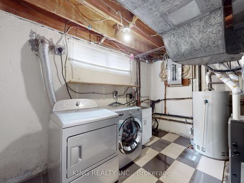 Photo 26 at 62 KANARICK CRES Crescent E, Jane Heights, Toronto