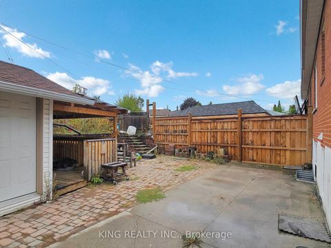 Photo 29 at 62 KANARICK CRES Crescent E, Jane Heights, Toronto