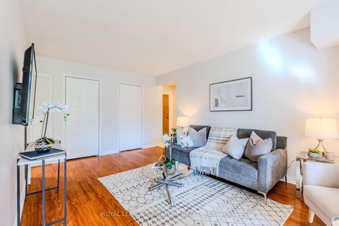 Photo 3 at 315 - 177 Linus Road, Don Valley Village, Toronto