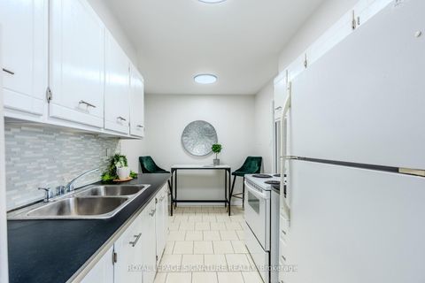 Photo 6 at 315 - 177 Linus Road, Don Valley Village, Toronto