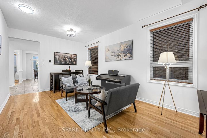 Photo 4 at 52 Watsonbrook Drive, Wellington, Brampton