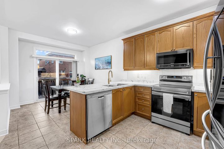Photo 6 at 52 Watsonbrook Drive, Wellington, Brampton