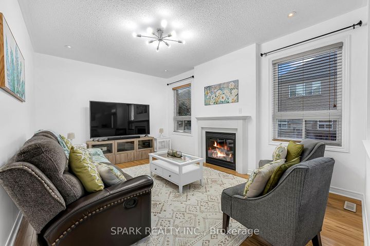 Photo 9 at 52 Watsonbrook Drive, Wellington, Brampton