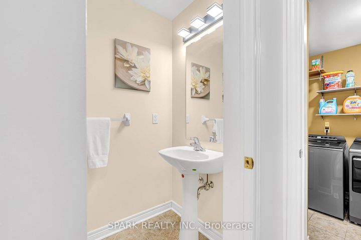 Photo 11 at 52 Watsonbrook Drive, Wellington, Brampton