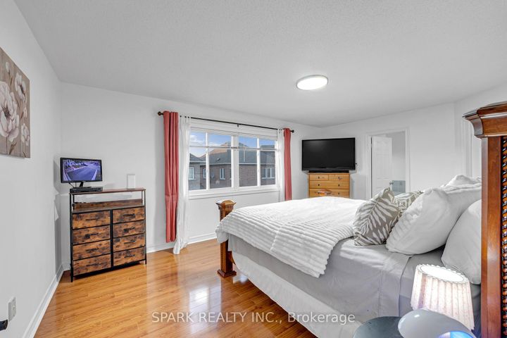Photo 15 at 52 Watsonbrook Drive, Wellington, Brampton