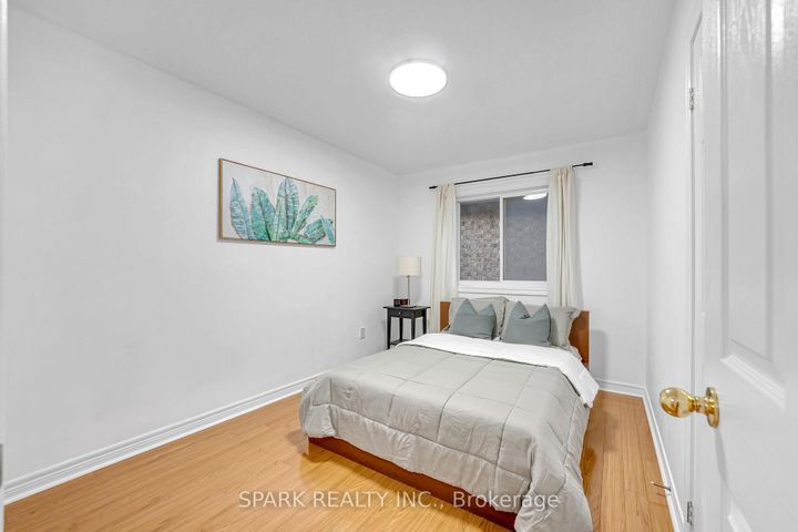 Photo 20 at 52 Watsonbrook Drive, Wellington, Brampton