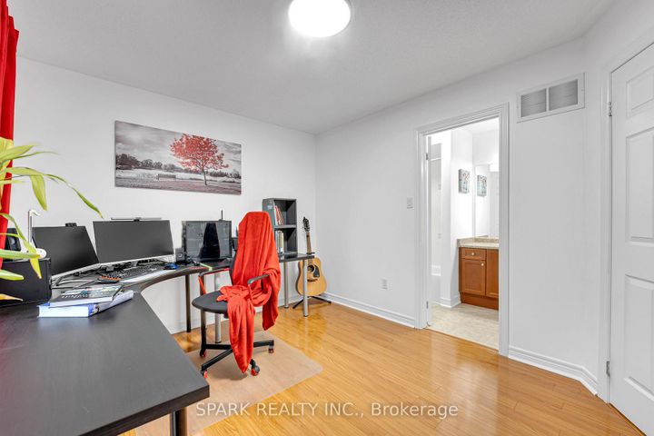 Photo 23 at 52 Watsonbrook Drive, Wellington, Brampton