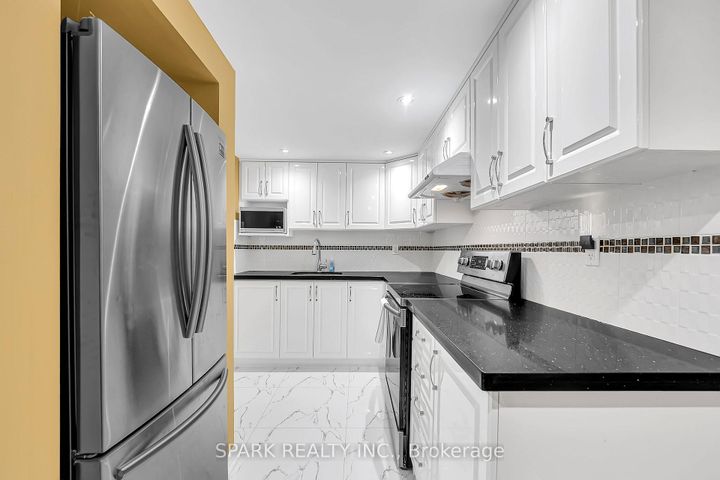 Photo 29 at 52 Watsonbrook Drive, Wellington, Brampton