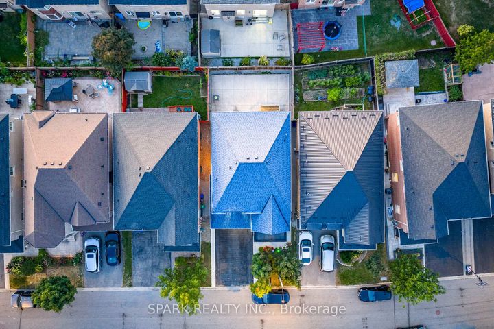 Photo 37 at 52 Watsonbrook Drive, Wellington, Brampton