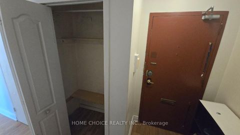 Photo 2 at 921 - 3460 Keele Street W, York University Heights, Toronto