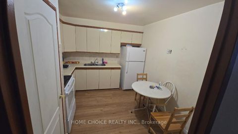 Photo 6 at 921 - 3460 Keele Street W, York University Heights, Toronto