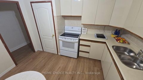 Photo 10 at 921 - 3460 Keele Street W, York University Heights, Toronto