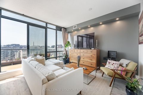 Photo 3 at 1405 - 438 King Street W, Waterfront Communities C1, Toronto