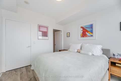 Photo 14 at 1405 - 438 King Street W, Waterfront Communities C1, Toronto