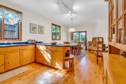 Photo 12 at 154 Amelia Street, South St. James Town, Toronto Photo 12 at 154 Amelia Street, South St. James Town, Toronto