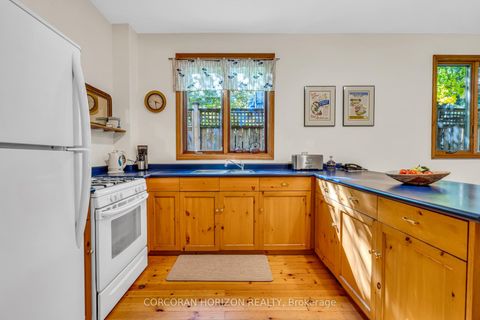 Photo 13 at 154 Amelia Street, South St. James Town, Toronto Photo 13 at 154 Amelia Street, South St. James Town, Toronto