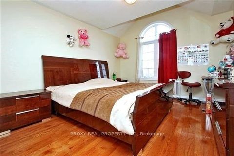 Photo 10 at 193 Selwyn Road, Jefferson, Richmond Hill