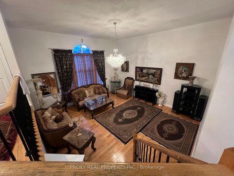 Photo 11 at 193 Selwyn Road, Jefferson, Richmond Hill