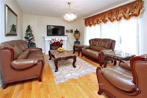 Photo 12 at 193 Selwyn Road, Jefferson, Richmond Hill