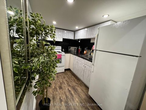 Photo 25 at 193 Selwyn Road, Jefferson, Richmond Hill
