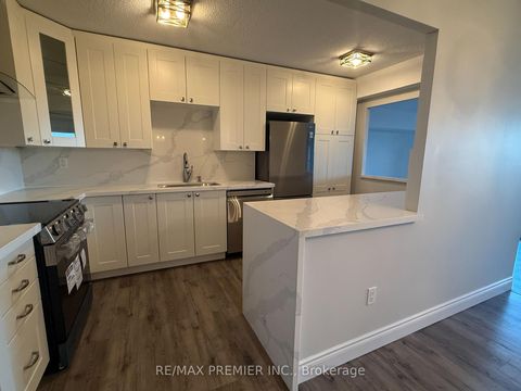 Photo 4 at 1105 - 260 Scarlett Road, Smythe, Toronto
