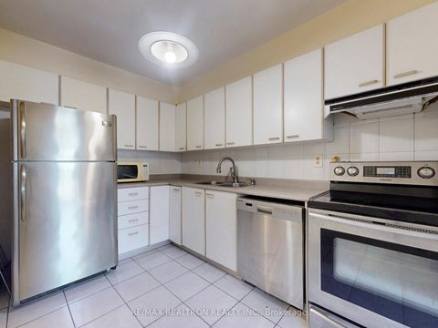 Photo 12 at 410 - 360 Ridelle Avenue, Belgravia, Toronto