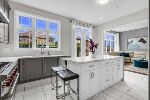 Photo 3 at 79 Menotti Drive, Oak Ridges, Richmond Hill