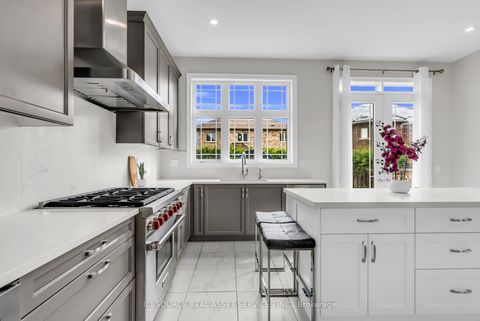 Photo 4 at 79 Menotti Drive, Oak Ridges, Richmond Hill