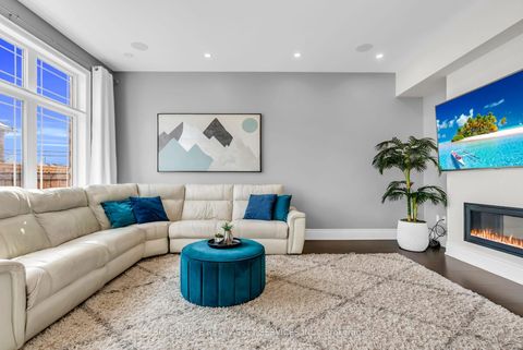 Photo 5 at 79 Menotti Drive, Oak Ridges, Richmond Hill