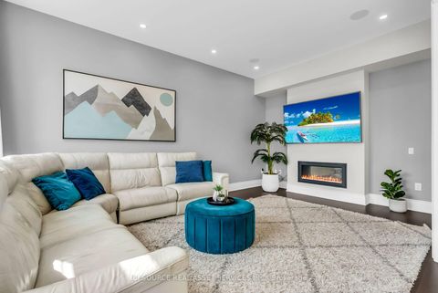 Photo 7 at 79 Menotti Drive, Oak Ridges, Richmond Hill