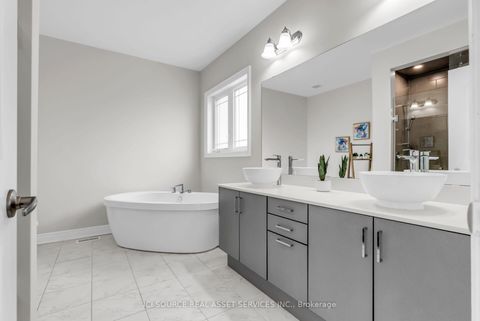 Photo 18 at 79 Menotti Drive, Oak Ridges, Richmond Hill