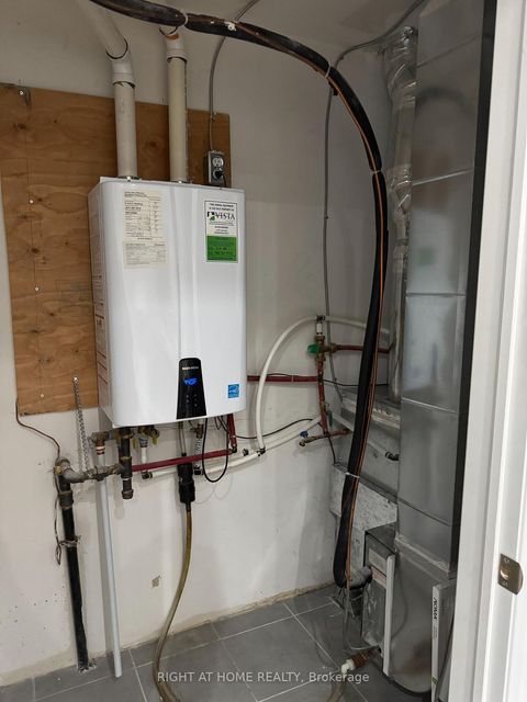 Photo 5 at 19 - 37 Drewry Avenue, Newtonbrook West, Toronto Photo 5 at 19 - 37 Drewry Avenue, Newtonbrook West, Toronto