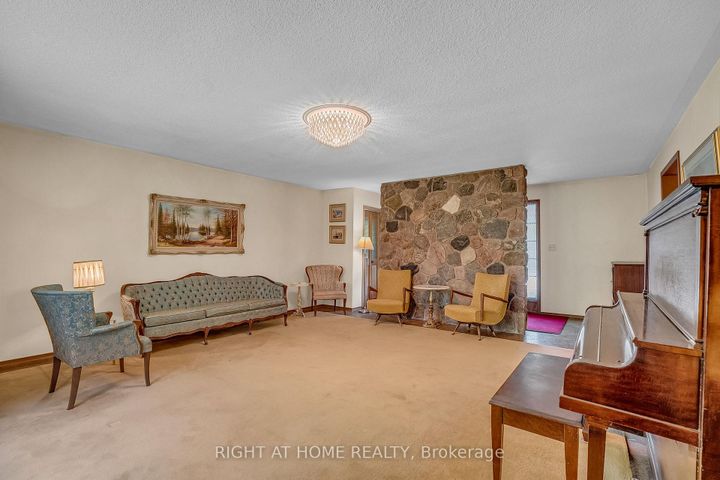 Photo 9 at 356 Conlin Road E, Kedron, Oshawa