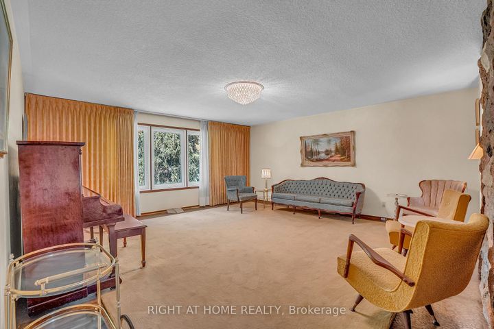 Photo 10 at 356 Conlin Road E, Kedron, Oshawa