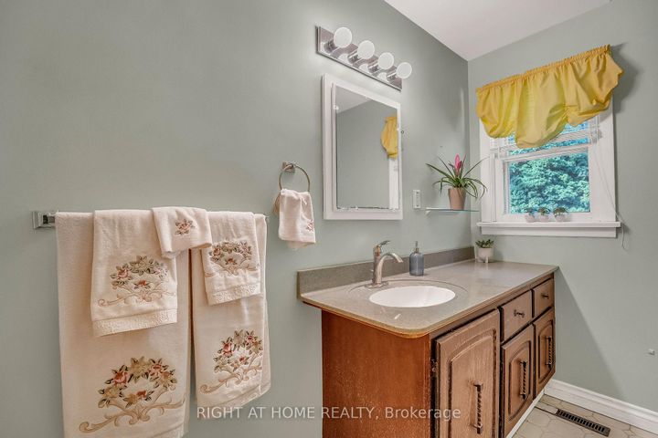 Photo 28 at 356 Conlin Road E, Kedron, Oshawa