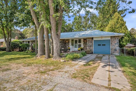 Photo 2 at 356 Conlin Road E, Kedron, Oshawa