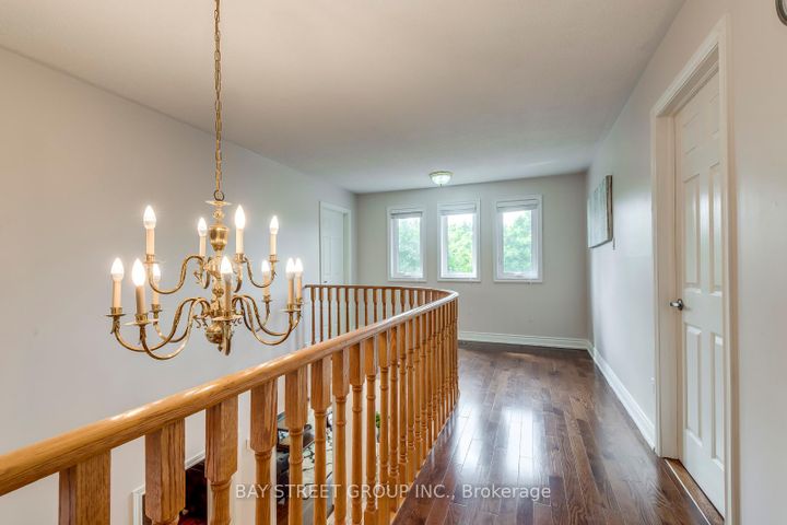 Photo 23 at 1394 Peartree Circle, GA Glen Abbey, Oakville