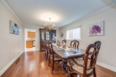 Photo 10 at 1394 Peartree Circle, GA Glen Abbey, Oakville