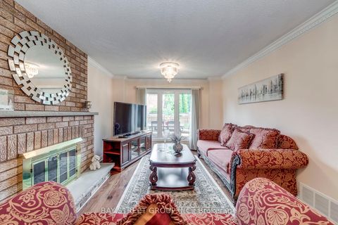 Photo 18 at 1394 Peartree Circle, GA Glen Abbey, Oakville