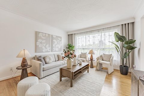 Photo 5 at 57 Allanford Road, Sullivan, Toronto