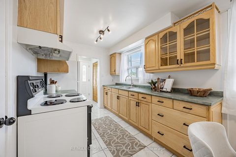 Photo 8 at 57 Allanford Road, Sullivan, Toronto