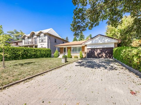 Photo 1 at 6 Lurgan Drive, Willowdale West, Toronto