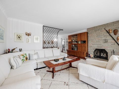 Photo 3 at 6 Lurgan Drive, Willowdale West, Toronto