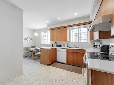 Photo 9 at 6 Lurgan Drive, Willowdale West, Toronto