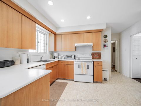 Photo 11 at 6 Lurgan Drive, Willowdale West, Toronto