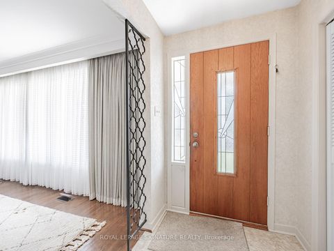 Photo 14 at 6 Lurgan Drive, Willowdale West, Toronto