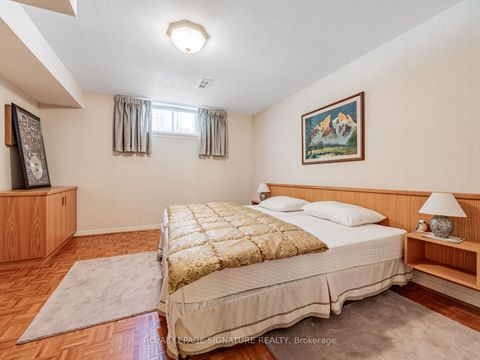 Photo 21 at 6 Lurgan Drive, Willowdale West, Toronto