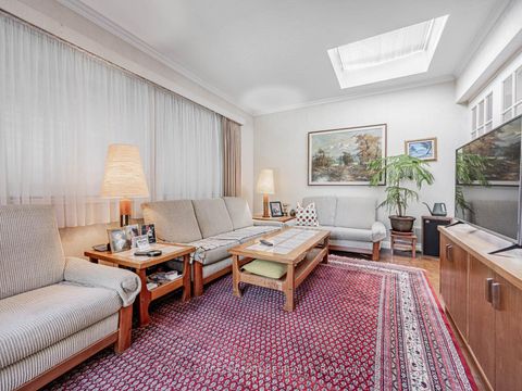 Photo 28 at 6 Lurgan Drive, Willowdale West, Toronto